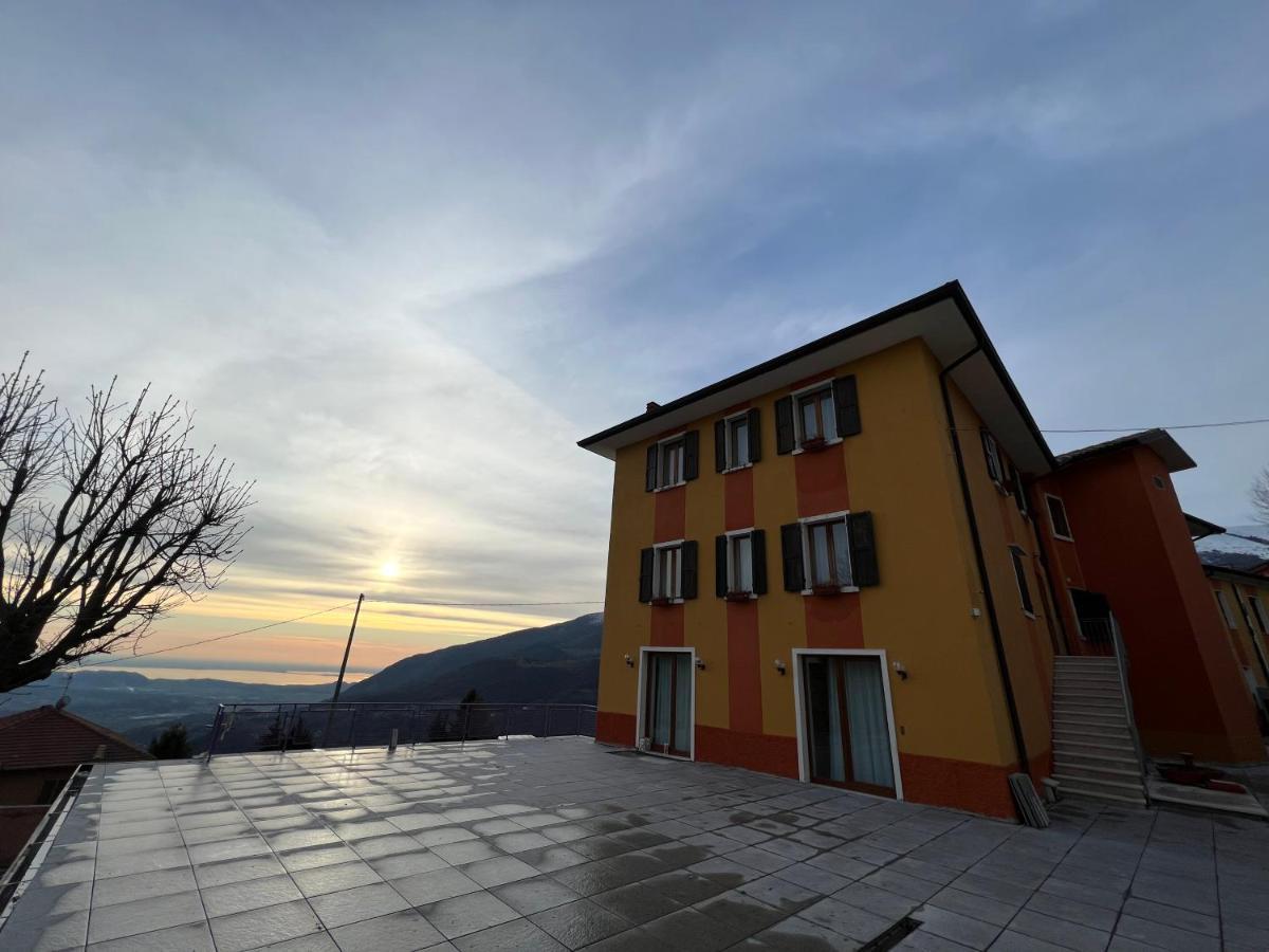 Hotel Belvedere Spiazzi Di Caprino Eksteriør billede